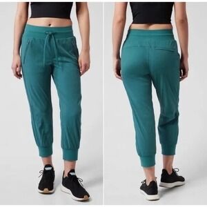 Athleta Trekkie North Crop 23" Jogger in Borealis Green‎ Athletic Sporty Size 4